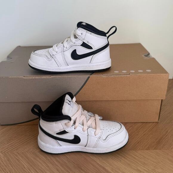 Nike Air Jordan 1 Mid ‘Reverse Panda’ Toddler Sneakers- SZ 7 C - Picture 12 of 13